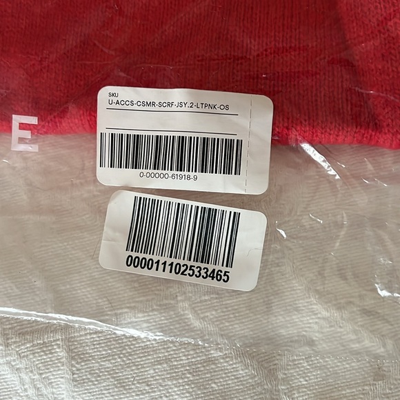 Everlane cashmere scarf in original unopened wrapper-perfect condition and color - Picture 4 of 4